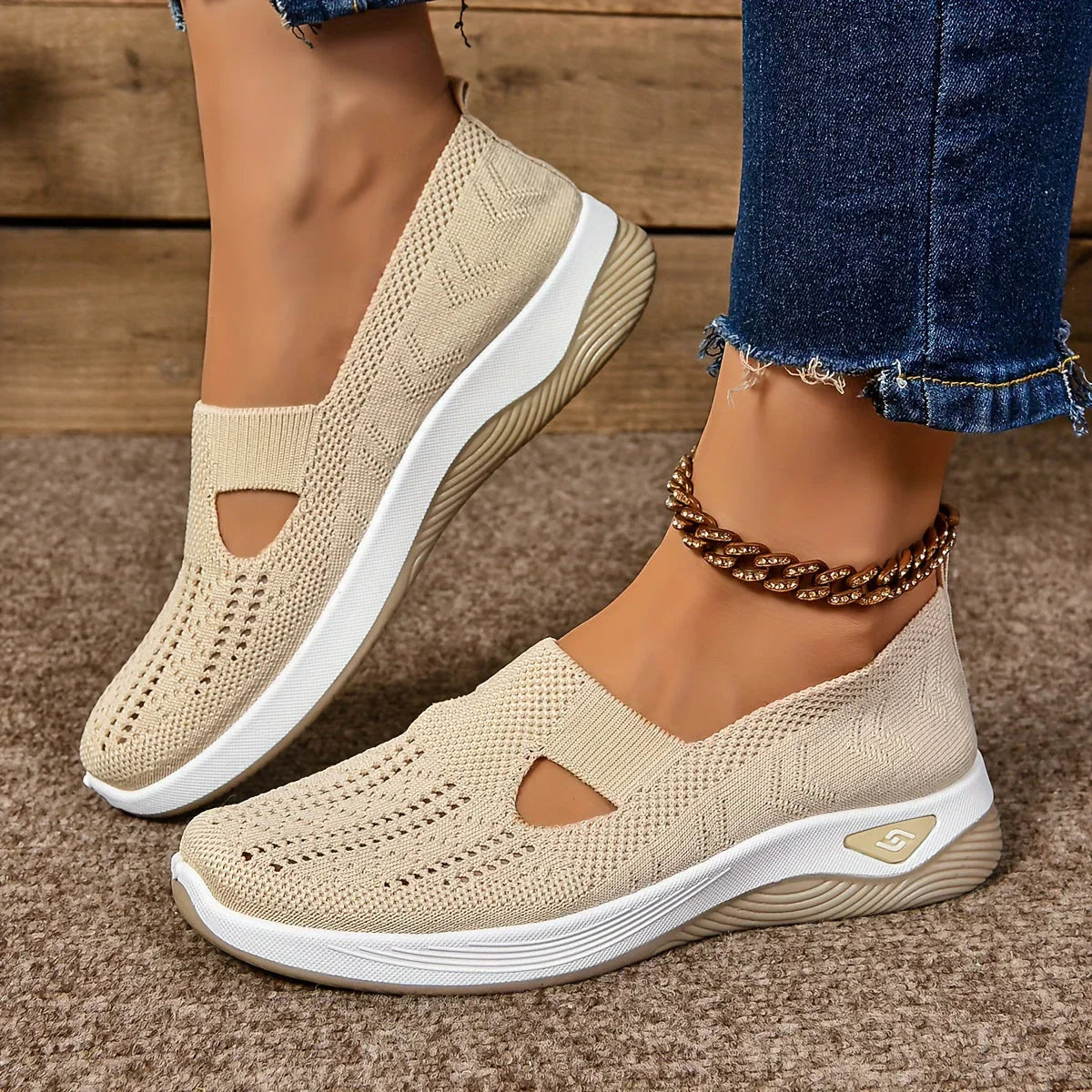 Privazz | Breathable and Ultimate Comfortable Orthopaedic Sneakers for Women - CloudWear™